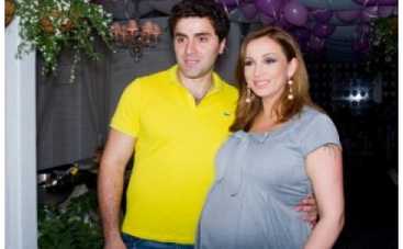 Жених Анфисы Чеховой бросил беременную жену