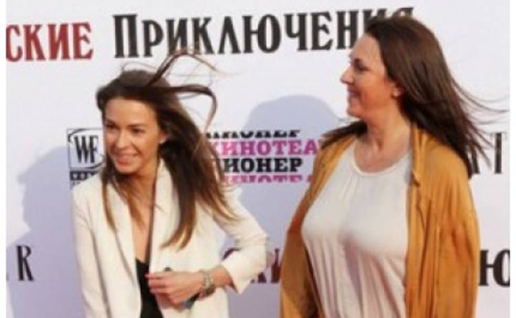 Актриса Агния Дитковските случайно показала нижнее белье
