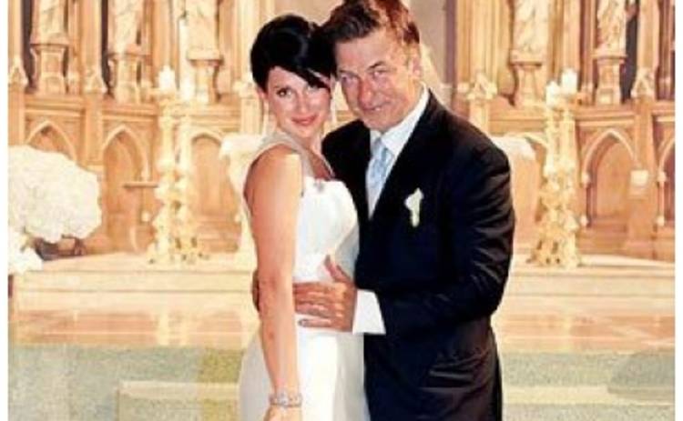 В Сети появлиось первое фото со свадьбы Алека Болдуина и его молодой жены