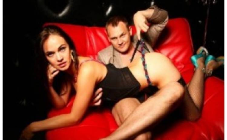 Степан Меньщиков устроил секс-игры со своей девушкой