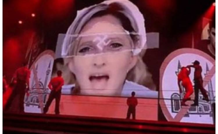 Мадонна: Используя свастику, я протестую против нетерпимости