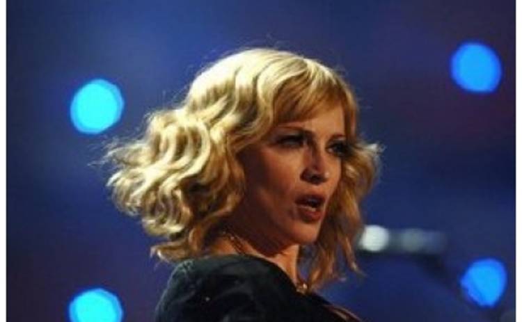 Мадонна назвала недовольных фанатов в Париже головорезами