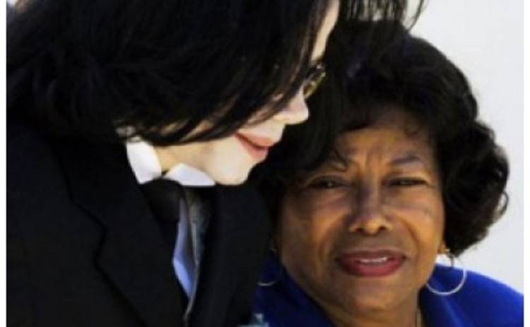 Матери Майкла Джексона вернули опекунство над его детьми