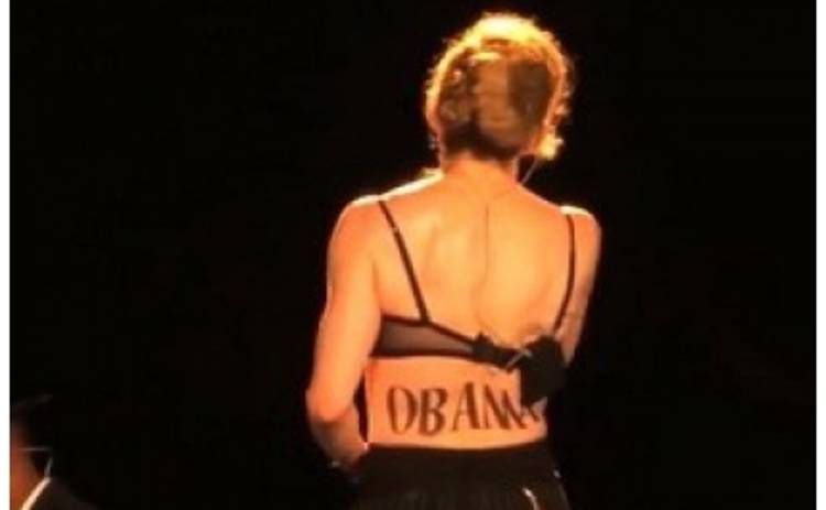 Мадонна выразила поддержку Обаме надписью на спине