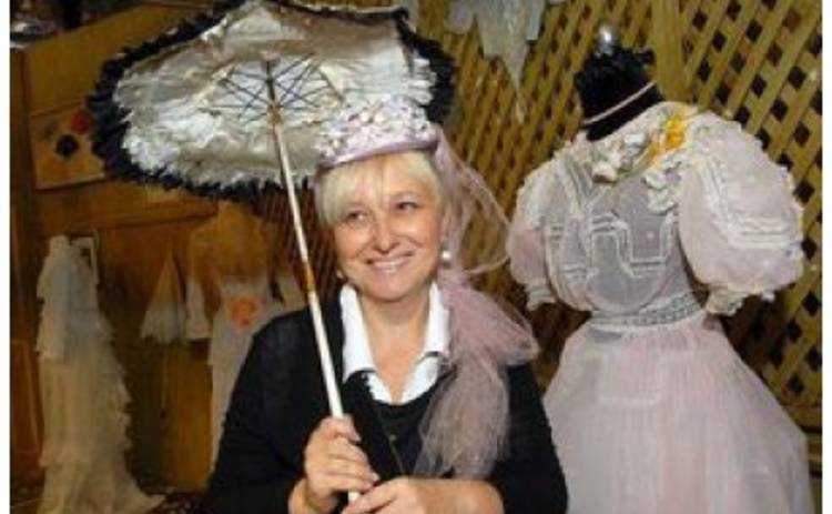 В Киеве открывается выставка старинных платьев