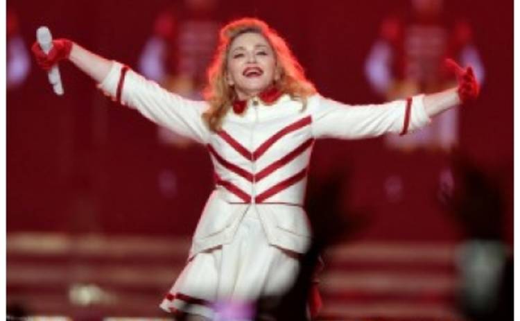 Российский суд вызывает Мадонну на заседание из-за ее гей-пропаганды