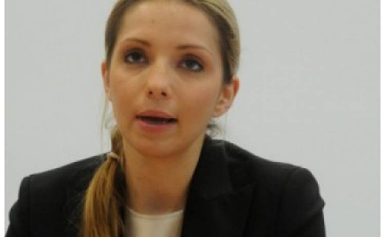 Женя Тимошенко балует своего жениха, оплачивая его день рождения