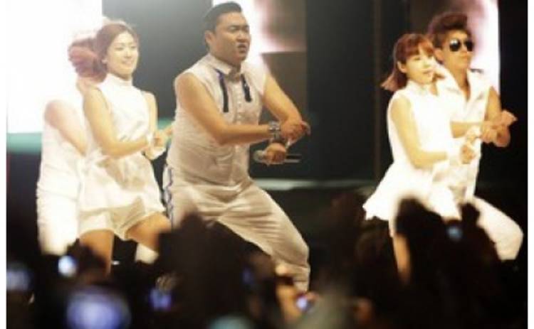Генсек ООН и рэпер PSY станцевали в Gangnam style