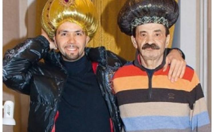 Сына Ильи Олейникова журналисты подставили с деньгами на лечение отца