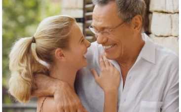 Юлия Высоцкая беременна от возлюбленного, который старше ее на 36 лет?