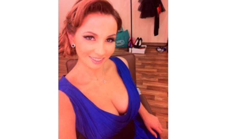 «Давай поженимся» будет вести Анфиса Чехова