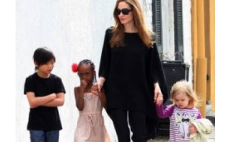 Анджелина Джоли – лучшая мама Голливуда