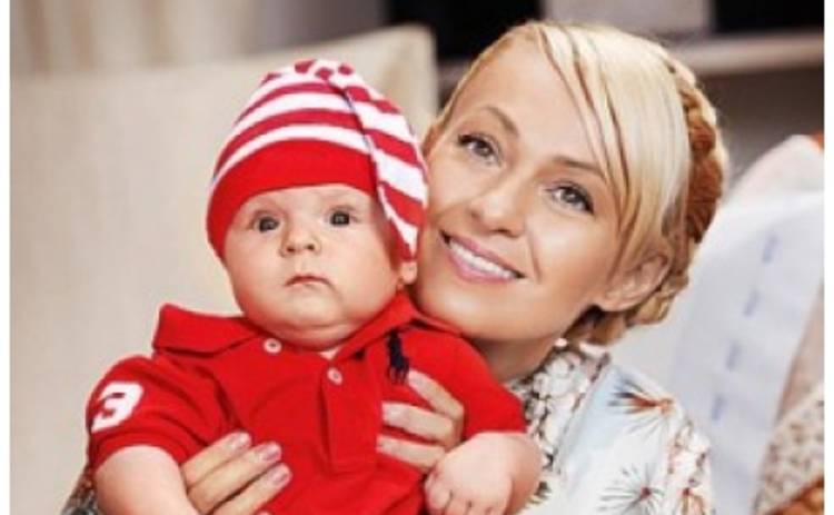 Яне Рудковской предложили $ 30 тыс. за первое фото сына