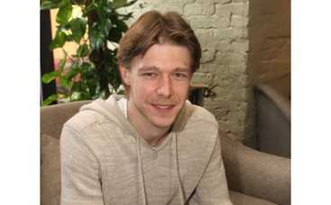 Никита Ефремов заработает денег на порносайтах