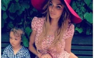 Двухлетний сын подарил Алене Водонаевой туфли за 1300 евро