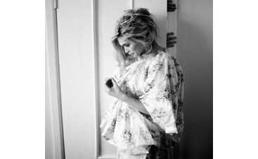 Вера Брежнева зажигает в костюме сексуальной медсестры (ФОТО)