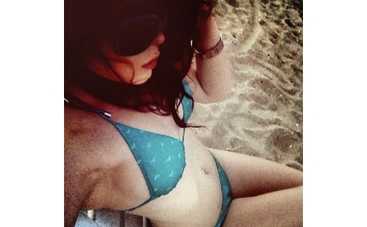 Взрослая Алина Гросу носит вызывающее декольте (ФОТО)