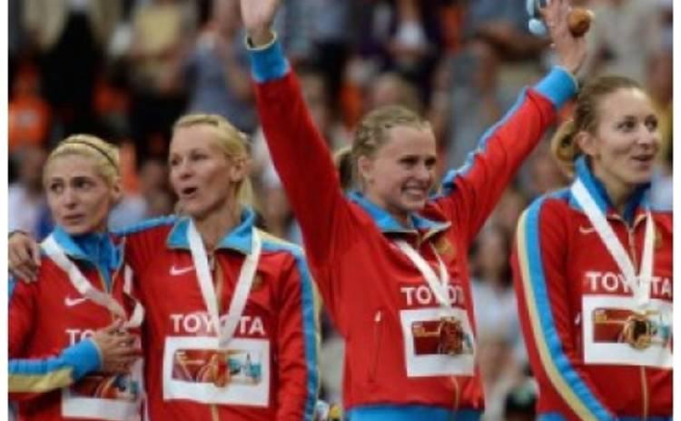 Российские спортсменки отметили победу лесбийским поцелуем