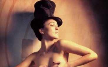 Дашу Астафьеву заблокировали из-за "голых" фото