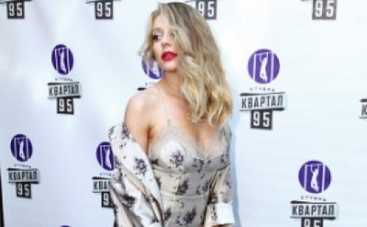 Тина Кароль удивила откровенным декольте (ФОТО)