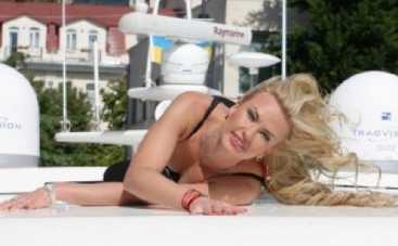 Мама Камалии похвасталась дочкой, внучками и дорогой коляской (ФОТО)