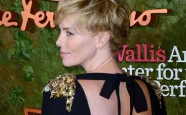 У какой звезды платье сексуальнее? (ФОТО ЗВЕЗД)