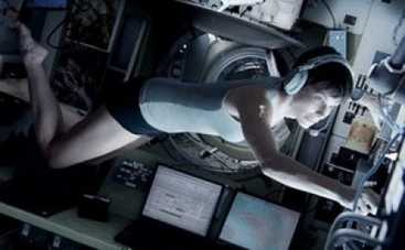 "Гравитация" не сходит с вершины американского проката