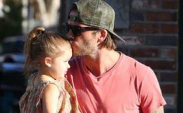 Двухлетняя дочь Бекхэма сыграла свой первый футбольный матч