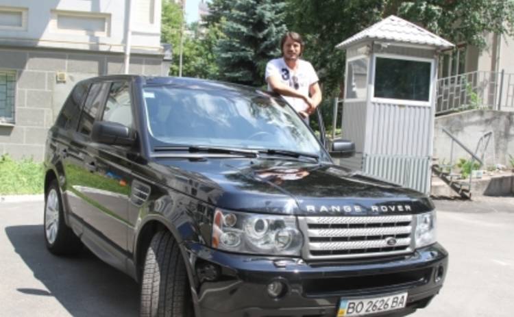 Сергей Притула купил машину с грустными фарами