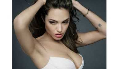 Анджелина Джоли: актрису мучает адская боль в новой груди!