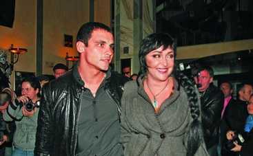 Лолита прячется с мужем на Монмартре