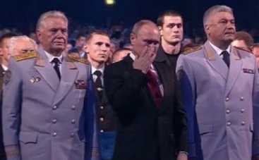 Владимир Путин растрогался во время выступления шансон-группы (ФОТО)
