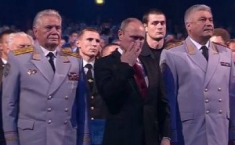 Владимир Путин растрогался во время выступления шансон-группы (ФОТО)