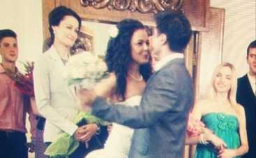 Мама Алины Гросу прокомментировала "свадебные" фотографии дочери