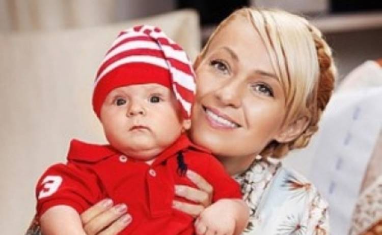 Яна Рудковкая завела 10-месячному сыну страничку в Сети