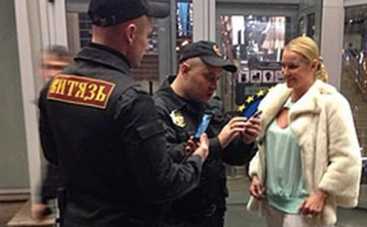 Волочкова платит приседаниями