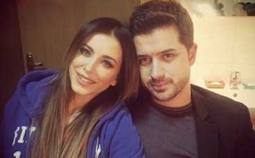 Ани Лорак возит за собой Мурата на гастроли!