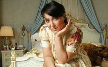 Дочь Лолиты воспитывает отчим певицы