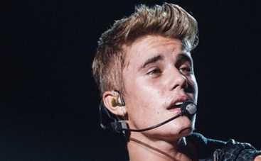 Джастин Бибер рекламирует женский парфюм