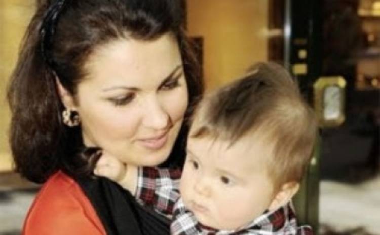 Оперная дива Анна Нетребко призналась в эфире, что ее сын – аутист