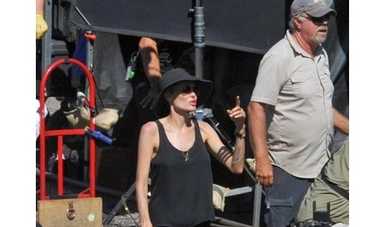 Анджелина Джоли страдает анорексией (Шокирующие фото!)