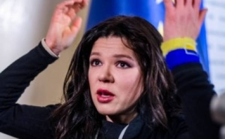 Страсти на Евромайдане: Руслана собралась раздеться