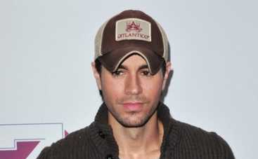 Энрике Иглесиас рассказал о “проблемах ниже пояса”