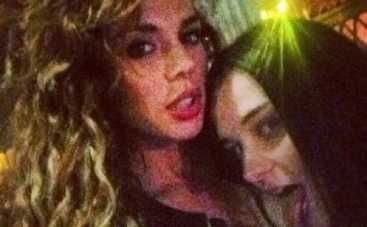 Седокова показала лесбийское фото со скандальной участницей Холостяка