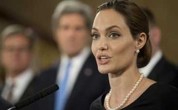 Анджелине Джоли предложили скандальную роль