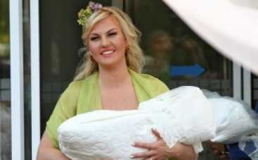 Певица Камалия собирается стать мамой еще троих детей