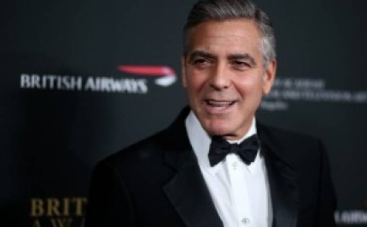 Благотворительная организация предложила свидание с Джорджем Клуни за 10 долларов
