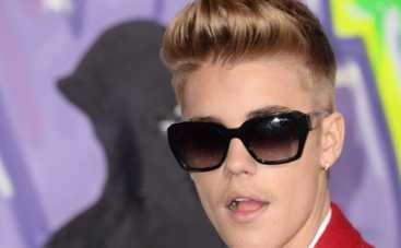 Джастин Бибер обстрелял дом соседа яйцами