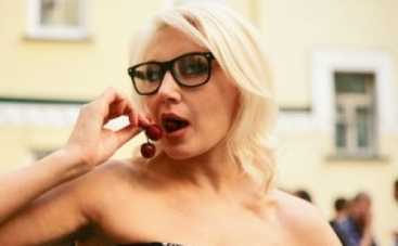 Гадаем на воске: Светлана Вольнова увидела будущего бойфренда