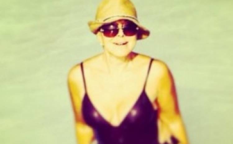 60-летняя Любовь Успенская выложила в Сеть фото в купальнике